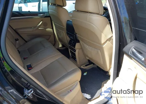 2013 BMW X6 xDrive35I z USA, uszkodzony, nr VIN 5UXFG2C52DL784175